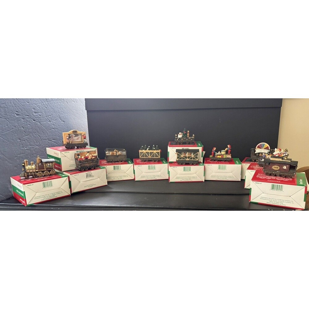 JC Penney Santa Home Towne Express Collectible Train Set w/ boxes (10Piece Lot)